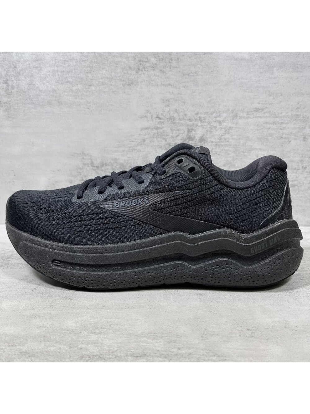 Brooks Ghost Max 2 Running Shoes - Women's Size 8 - Black